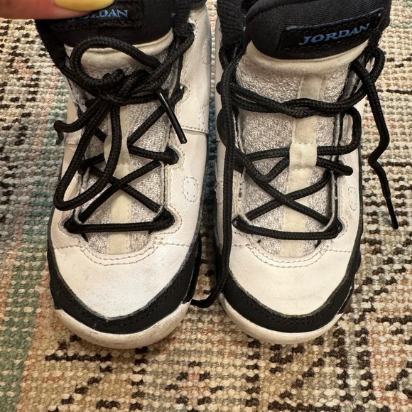 Air Jordan 9 Retro Black and White Baby Boy’s Sneakers Tennis Shoes - Picture 3 of 7